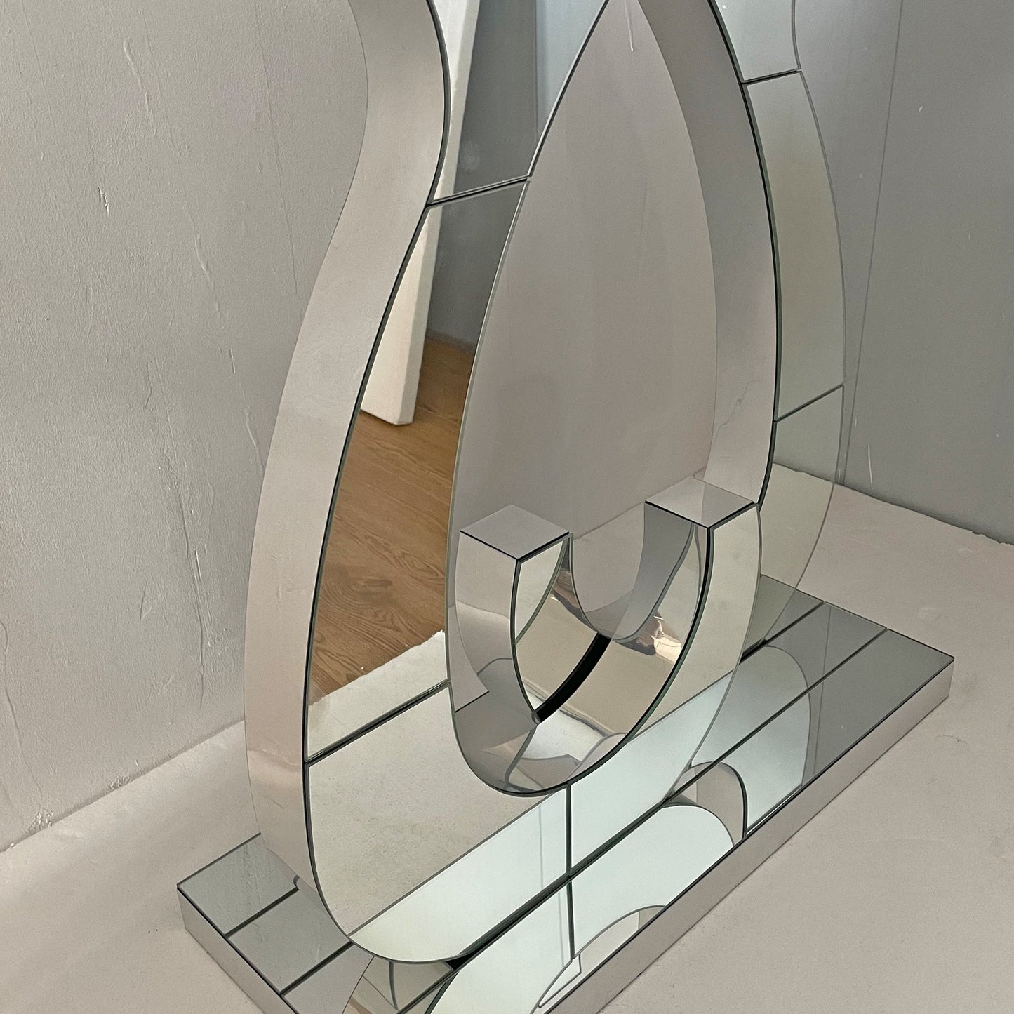 Modern Mirror Side Table, Glass, Double C-Shaped Base, Hall Table, Silver