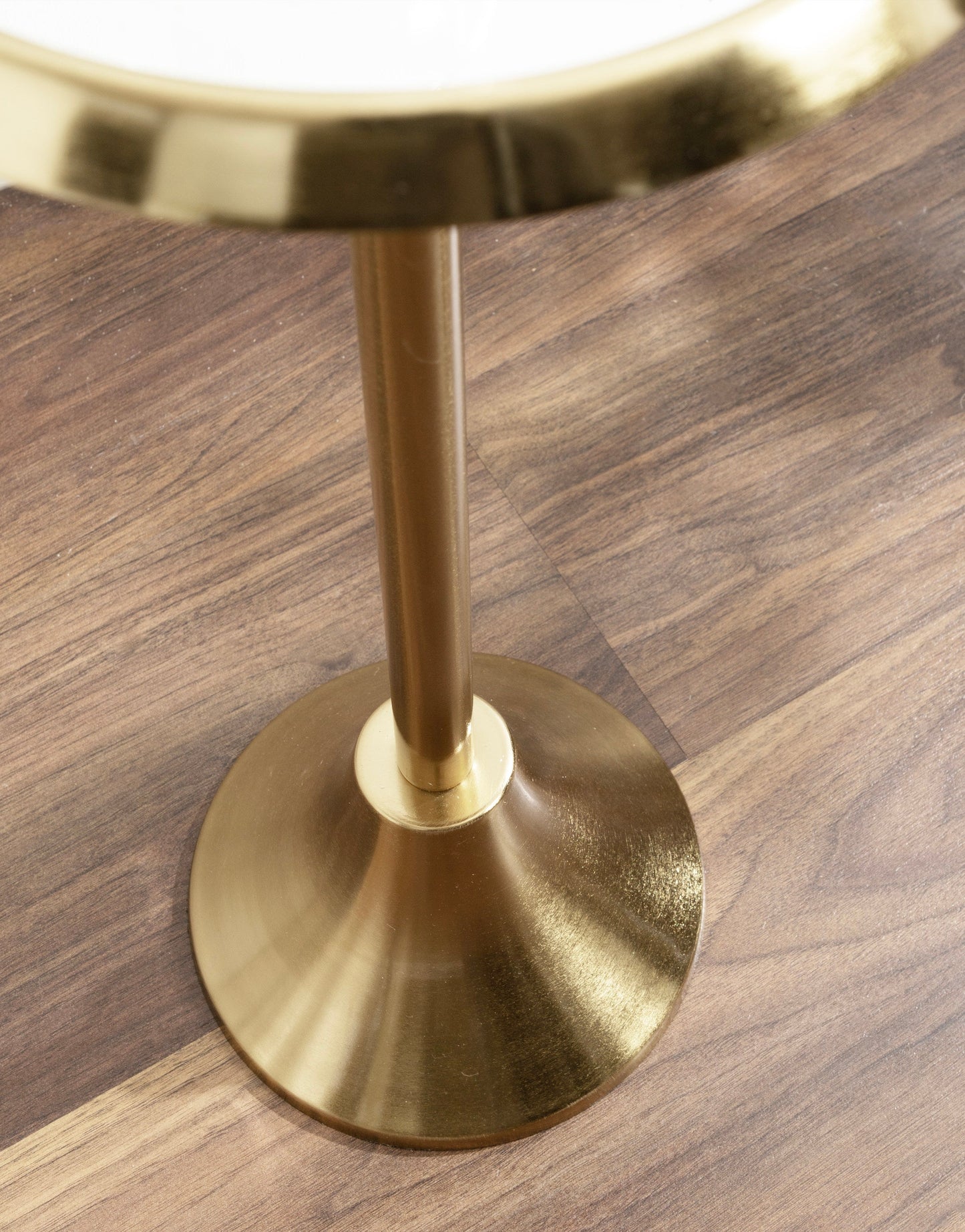 Sanzo Metal Drink Table